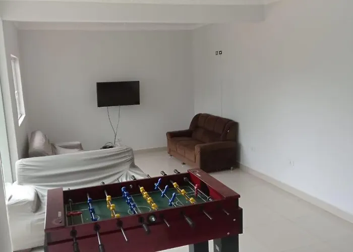 CASA EM ARAÇARIGUAMA TEMPORADa