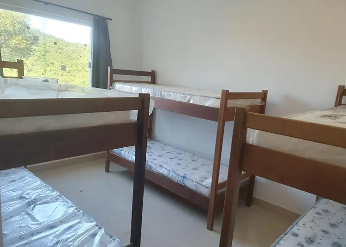 CASA EM ARAÇARIGUAMA TEMPORADa