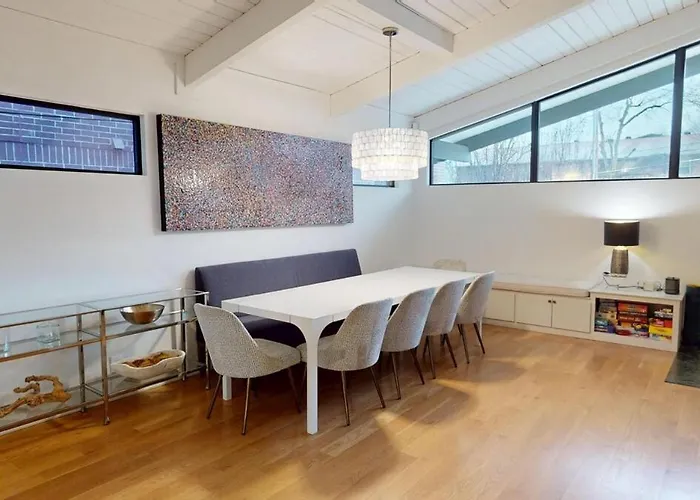 Luxury House Downtown With Private Heated Pool