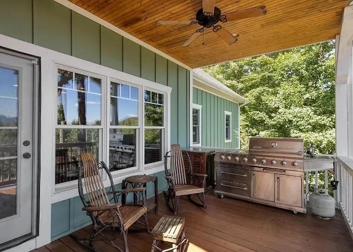 Hot Tub, Deck W/ Breathtaking Mountain Views