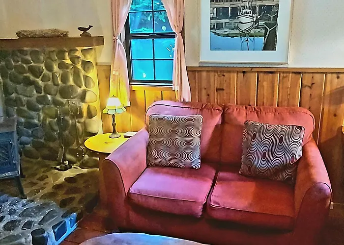 Coastal Cabin Above The Clouds