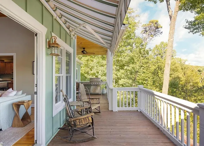 Hot Tub, Deck W/ Breathtaking Mountain Views