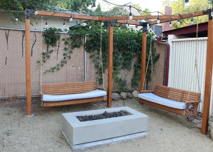 The Nest With Firepit & Backyard Oasis