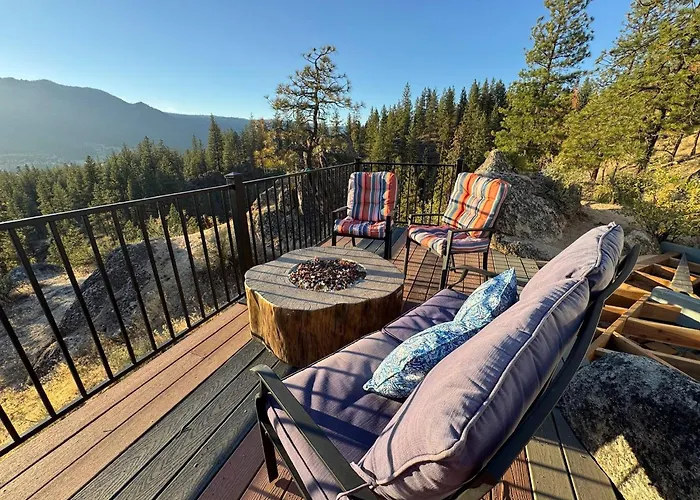 The Domestead- A Private, Off-Grid Glamping Experience
