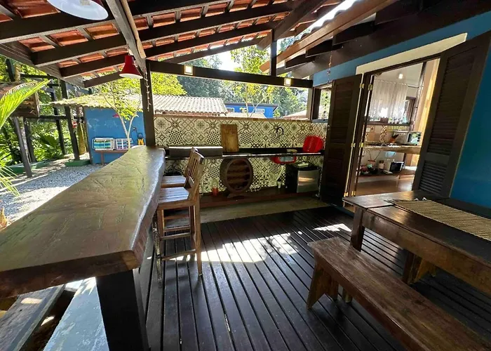 Casa em Camburi com piscina privativa e vista para o rio