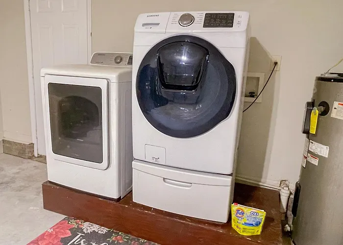 Quiet Stay Near Ft Liberty King Bed & Workspace