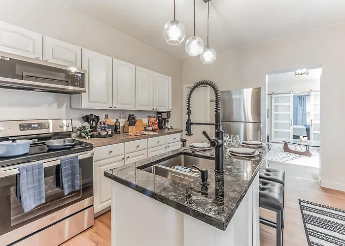 Close To All Walkable To Ppl Bars Restaurants Near Colleges Hospitals Parks