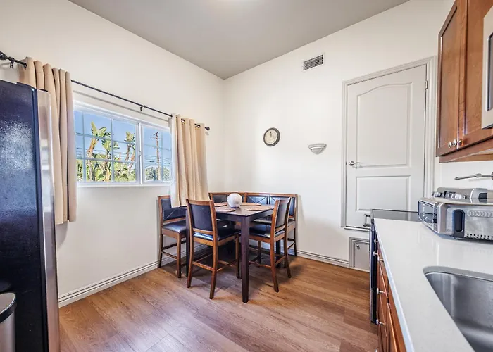 Welcoming & Spacious 2-Bedroom Guest Suite In Torrance 20 Minutes From Lax