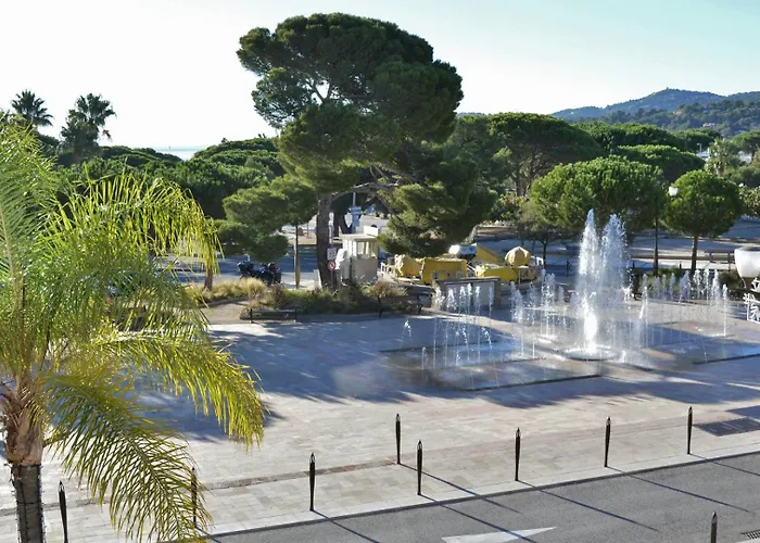 BO210-190 Mazet 3 pièces 5 couchages BORMES LES MIMOSAS