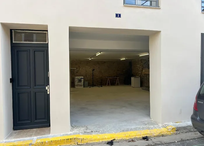 Le Loft du Canal du midi&son garage Vélos-Capestang
