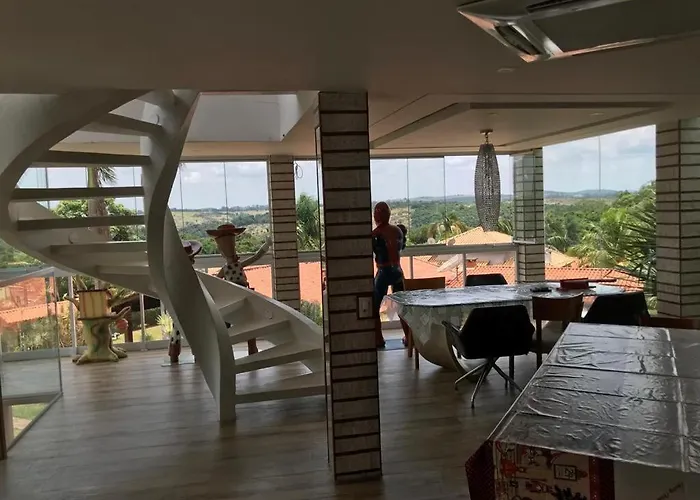 Casa de Vidro em Condomínio