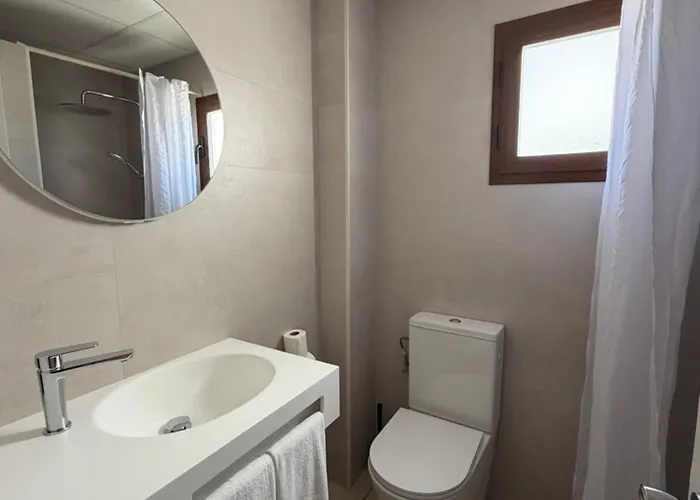 Hotel cerca del colegio: Apartamentos Tramuntana