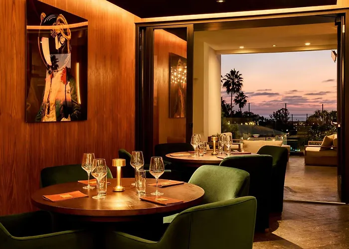 Luxury hotel only: Vea Newport Beach, A Marriott Resort & Spa