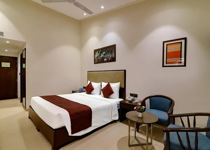 Hotel with Tennis: 7 Apple Resort, Lonavala