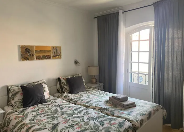 Ljmonade Hostel