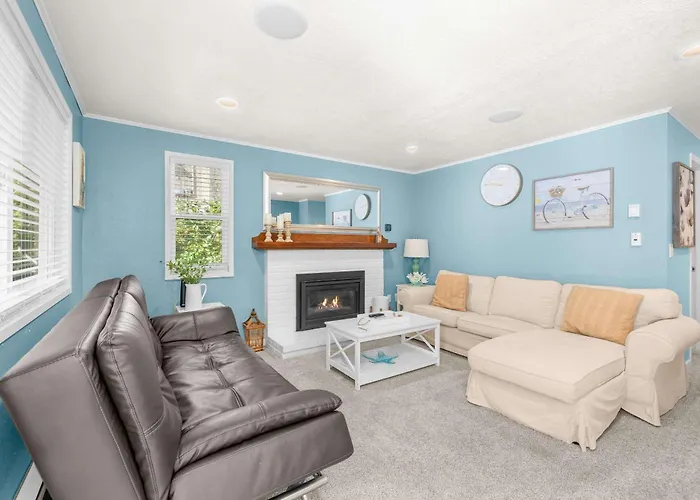 Bright Beach Town Bungalow