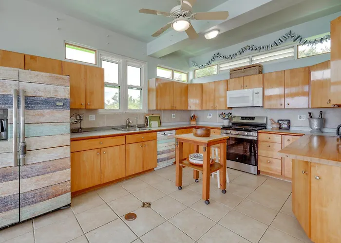 'Tortola Adventure Villa' - 3 Bdrms W/ A/C