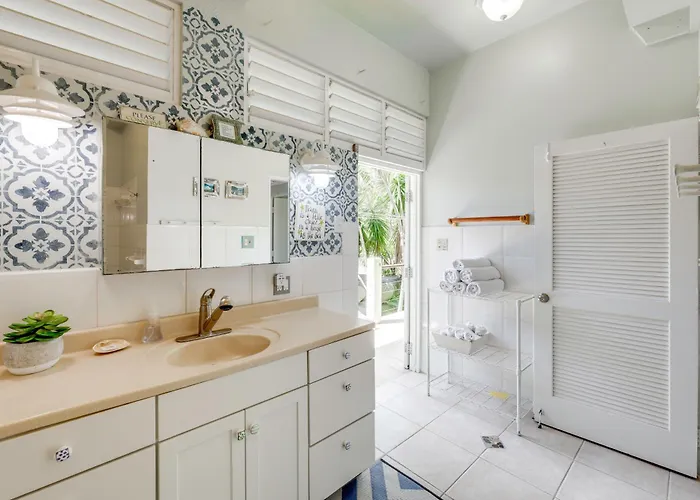 'Tortola Adventure Villa' - 3 Bdrms W/ A/C