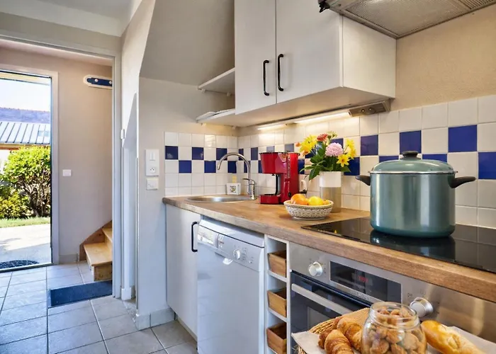 LocaLise - Maison E4 au Guilvinec - A 20m de la mer avec jardin et piscine - Tout à pied, plages, port, centre, commerces, marché - Wifi inclus - Linge de lit inclus - Animaux bienvenus