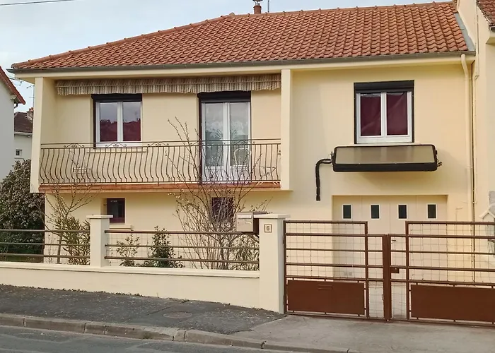 Maison entière avec parking, garage et jardin
