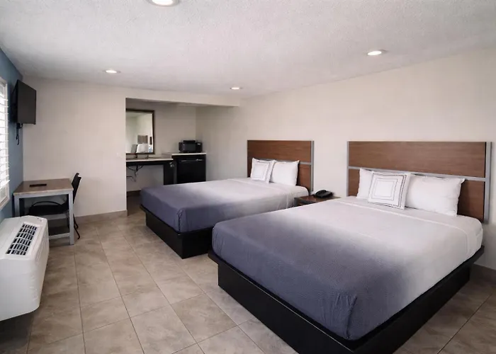 Super 8 By Wyndham Bakersfield Ca Near Airport