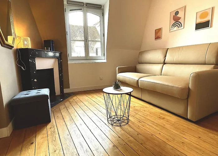 Vue Royale, Rue Pietonne, Coeur De Ville, Lumineux