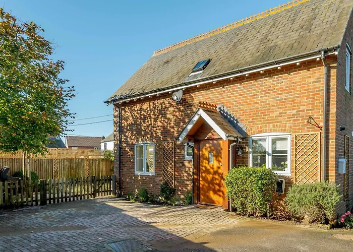 3 Bed In Lymington Oc-90002
