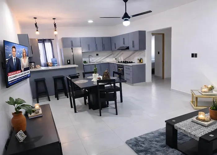 Modern 2Br Apartment 3 Min From Airport With Free Parking - 1
