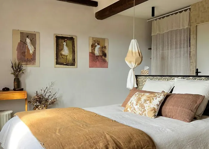 Cozy And Refined Retreat In The Heart Of Fanjeaux