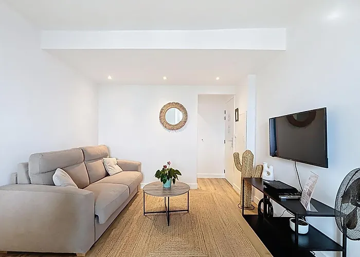 Appartement avec vue au coeur de Biot Village