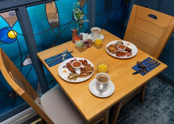 Pet Friendly hotel: Inn On The Coast