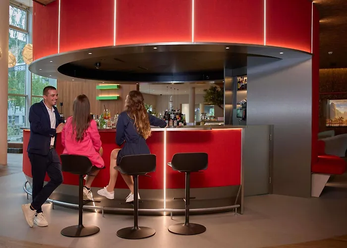 Hotel with Tennis: Ibis Zuerich City West