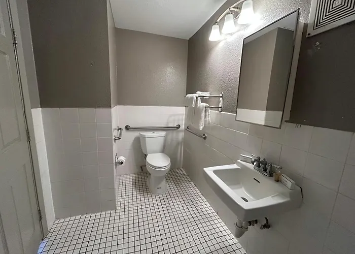 Red Roof Inn Arlington - Entertainment District