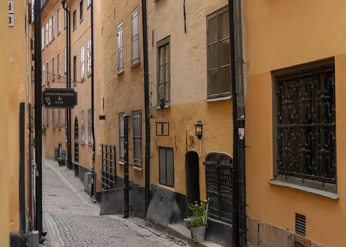 Executive Living Old Town Unique