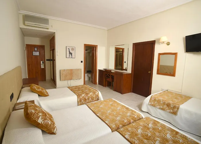 Family Hotel: Hotel Complejo Los Rosales