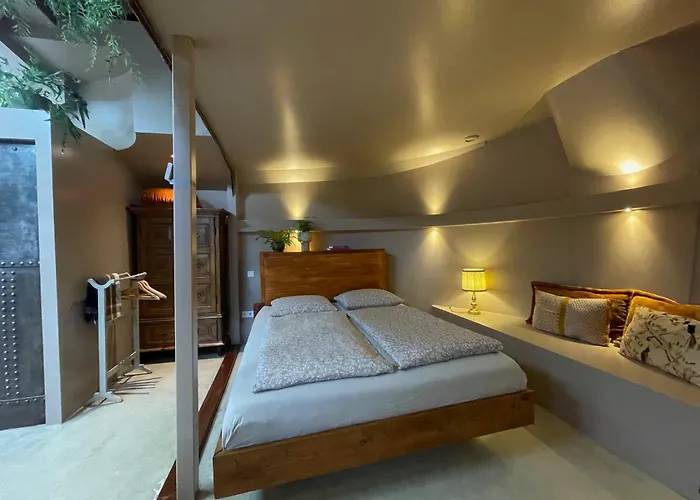 Zeltplatz: Houseboat Tante Piet