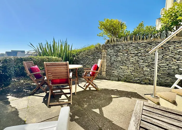 24 Cliff Apartment-3 Bed-Ground Floor-Sea Views