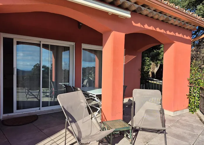 Location 2 pièces , avec piscine à partager