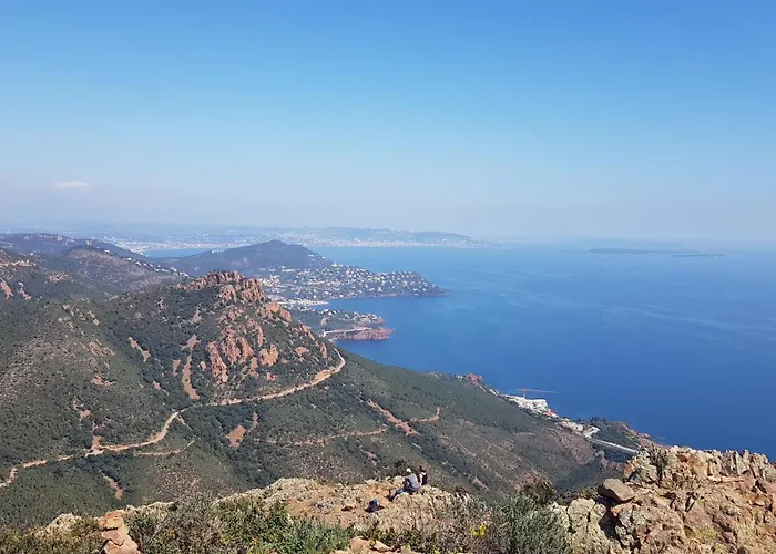 Location 2 pièces , avec piscine à partager