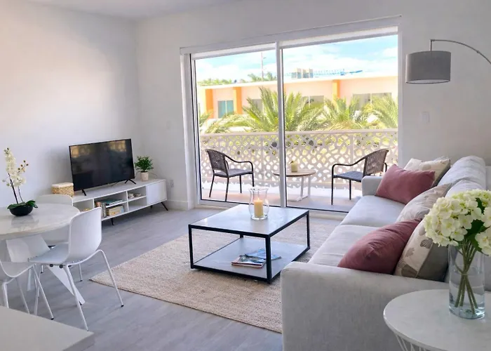Cayman Luxury Rentals At The Grove