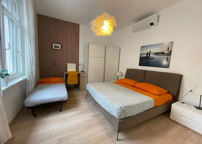 Residence Neverin City Center with Garage near Piazza Unità&Train Station