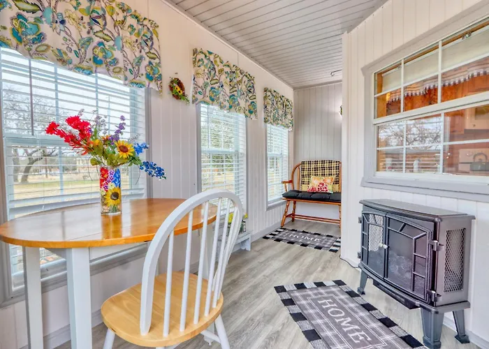 Karas Cottage