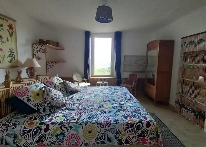 La Libellule, piscine, climatisation, wifi, vue ,jardin ,parking