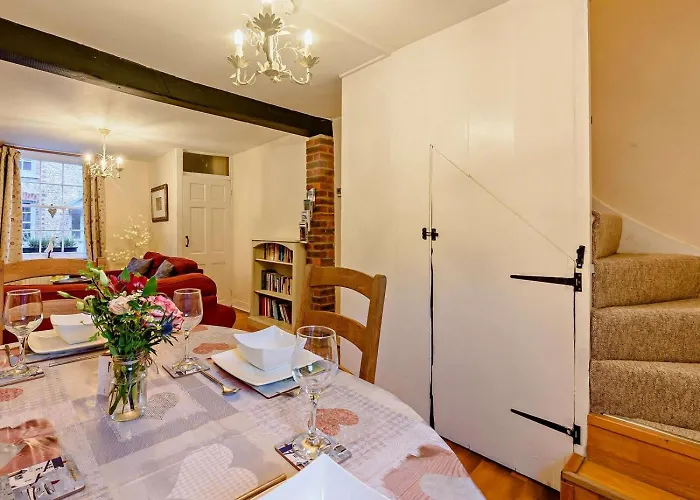2 Bed In Arundel Oc-89671