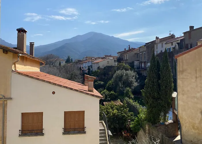 Mountain View - 3-Bedroom, Air-Conditioned Village House in Sorède