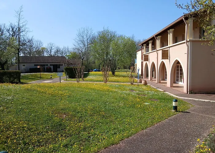 Maison avec piscine chauffée en résidence, 4 ou 5 pers, RDC, lac, nature et pêche