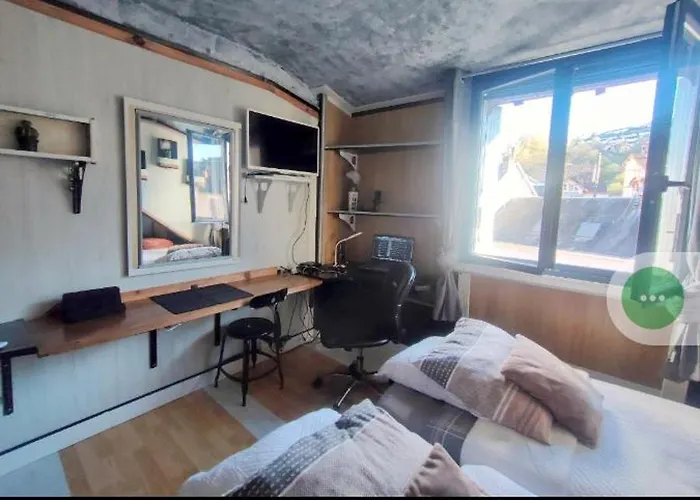 3 ch, 5 pers 1 bébé, cuisine équipée, cosy