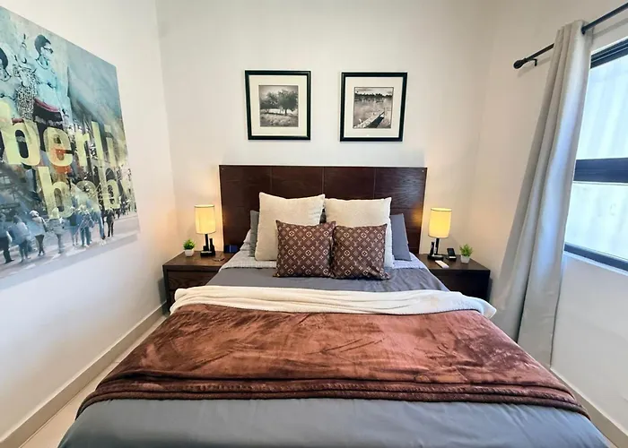 Ajijic 1 Bed Guesthouse-Great Location-Patio-Bikes-Pickleball Court-Golf Cart