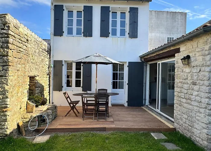 Charming house with garden in Ars-en-Ré