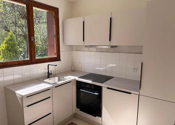 Estate With Pool On 2 Hectares In Balazuc